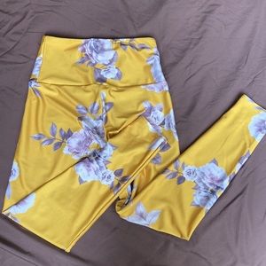 NWOT Onzie High-Rise Floral Leggings Bottoms